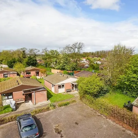 Dom wakacyjny Met Noord-holland Op 5 Min & Ruime Tuin Vp078