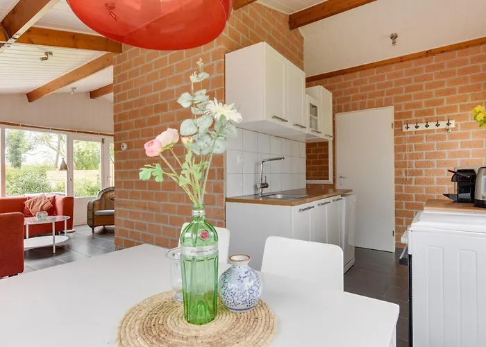 Met Noord-holland Op 5 Min & Ruime Tuin Vp078